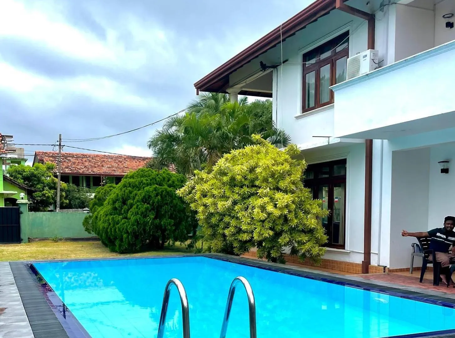 Villa Negombo 0*,